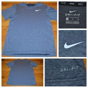 Youth boys Nike Dri-fit gray tee, size XL